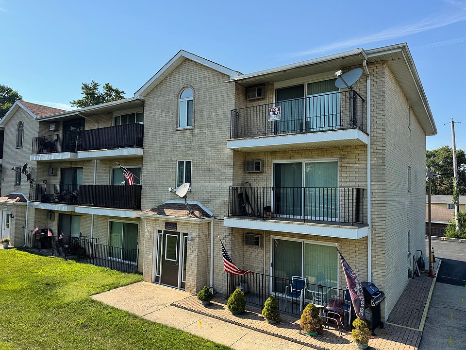 1st image of 1326 E 159th St #1326