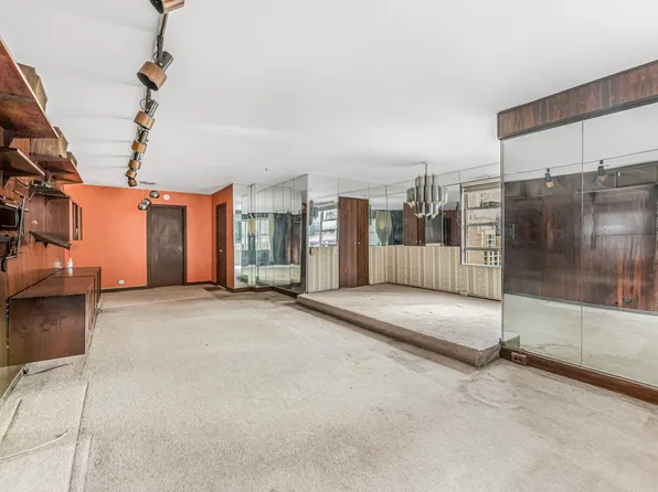 77 West 55th Street image 12 of 25