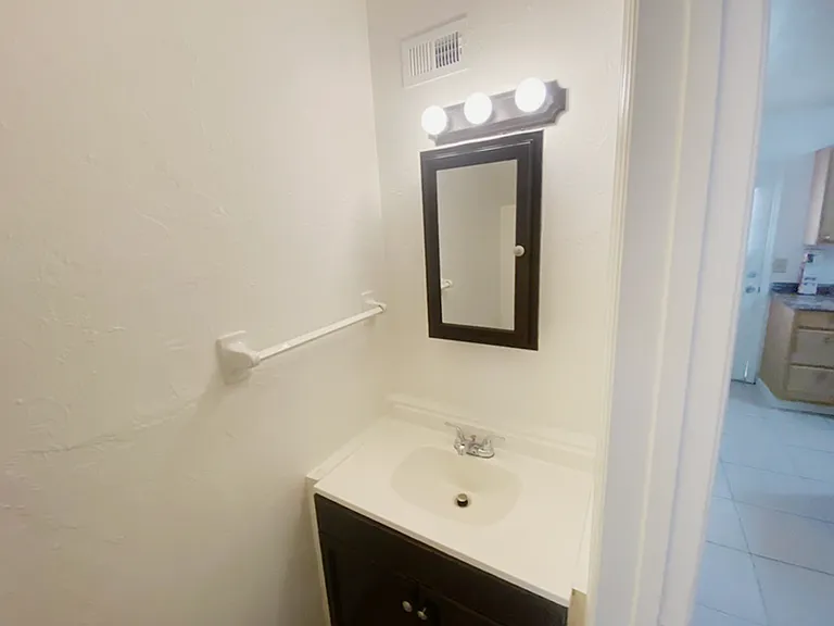 3906 SW 26th Terrace — Photo 10