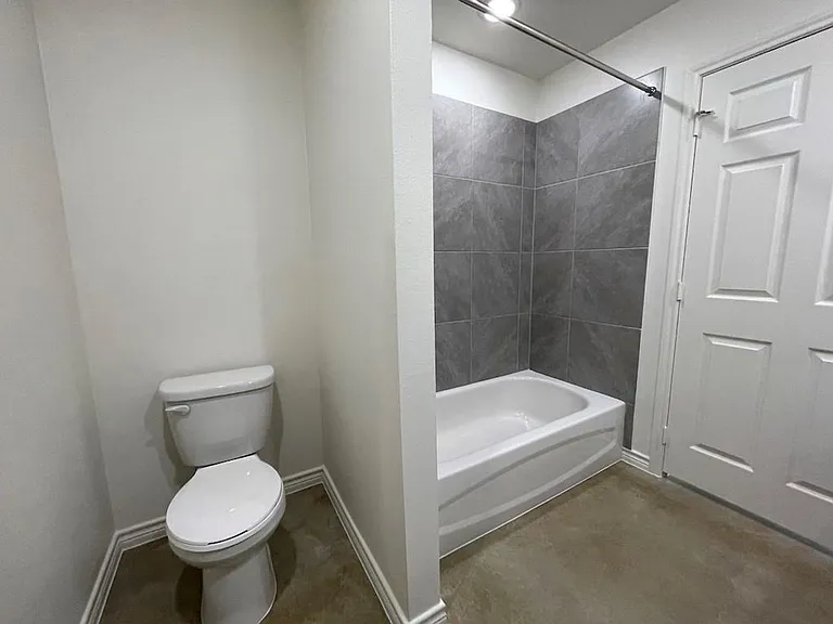 2317 Zanoletti Dr — Photo 36