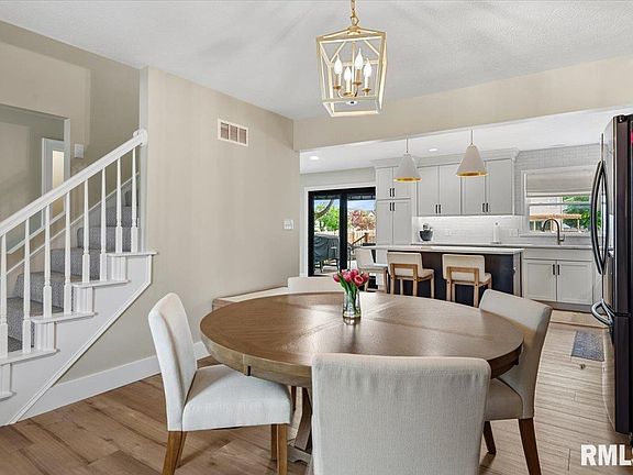 4th image of 1808 Strawberry Ln