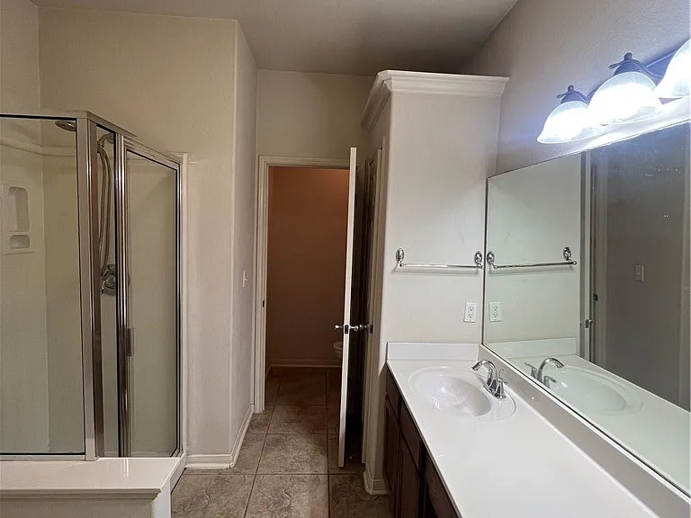 2545 Las Brisas St — Photo 21