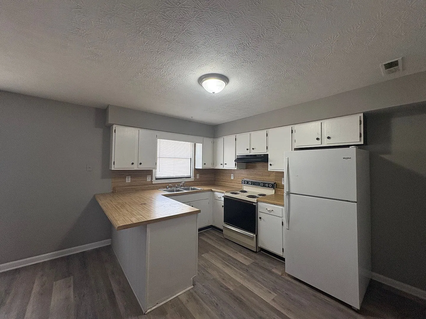 2042 Rock Creek Road — Photo 2