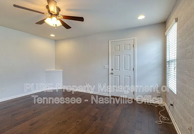1251 Riverbrook Dr — Photo 11