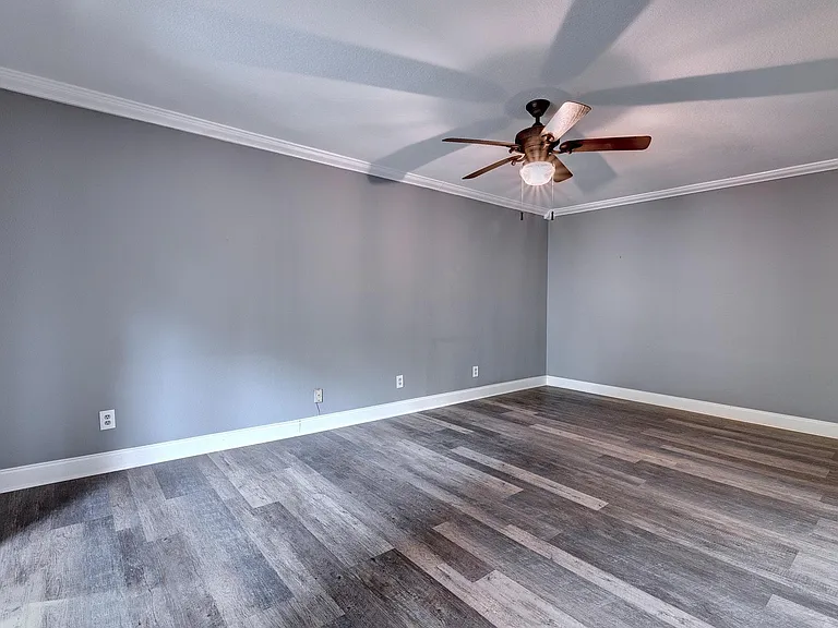 31 Marina Cir — Photo 18