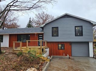 2002 Woodlea Dr, Columbia, MO 65201