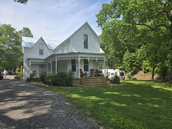 2240 Paint Rock Rd, Denver, TN 37134