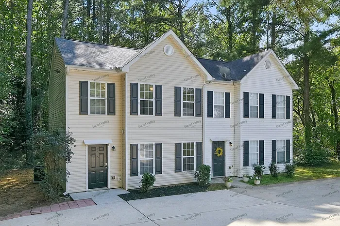 3 bed, 2.5 bath, 1340 sqft, $1,985 — Photo 2