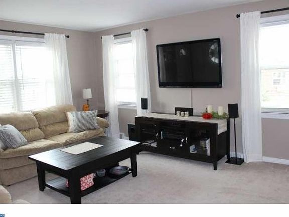 3rd image of 569 Gerhard St