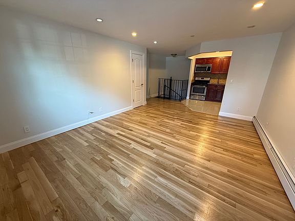 5th image of 31-13 23rd St #1B