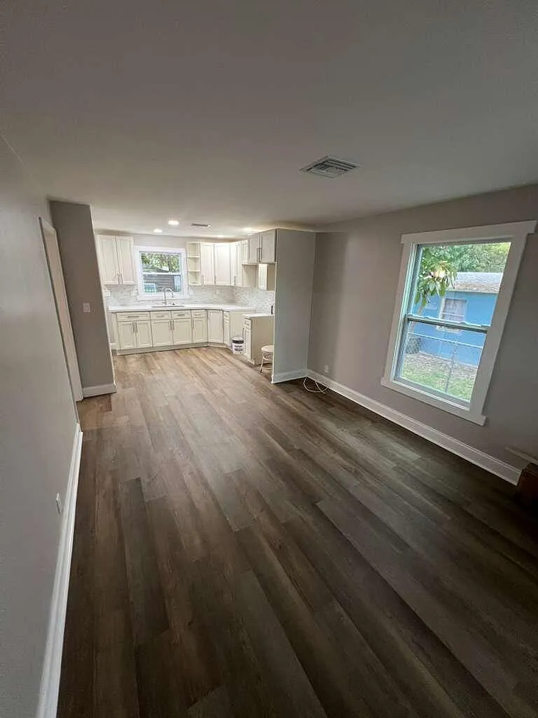 3 bed, 2.0 bath, 850 sqft, $2,800 — Photo 2