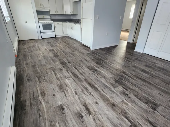 3265 8th St APT 4, Marion, IA 52302