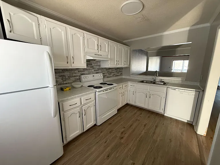 2505 West Broad Street — Photo 16