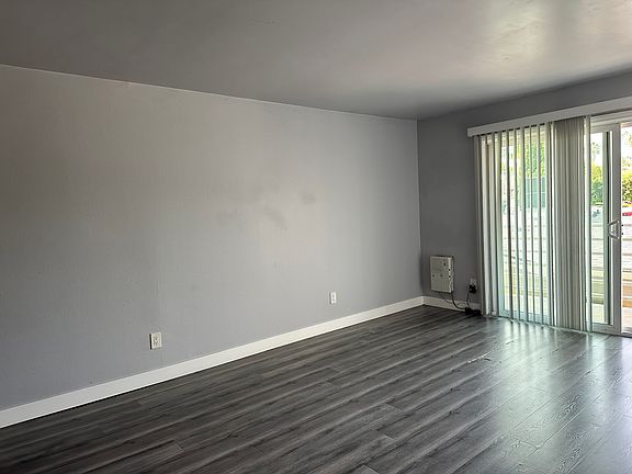 2nd image of 337 Redondo Ave APT 202
