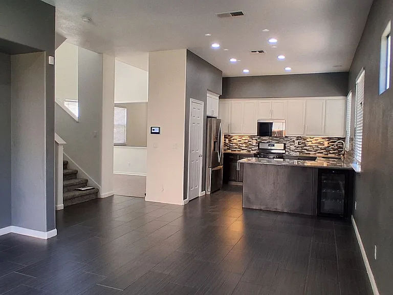 562 Ranger St — Photo 13