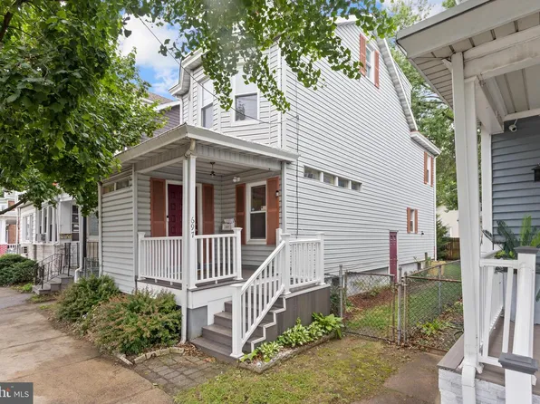 697 S Olden Ave, Trenton, NJ 08629