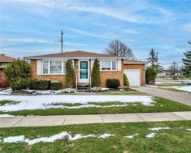 83 Patricia Ln, Cheektowaga, NY, 14227