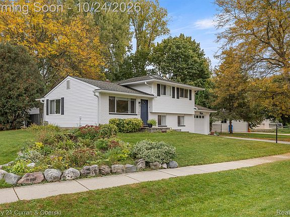 2nd image of 4580 Chadsworth St