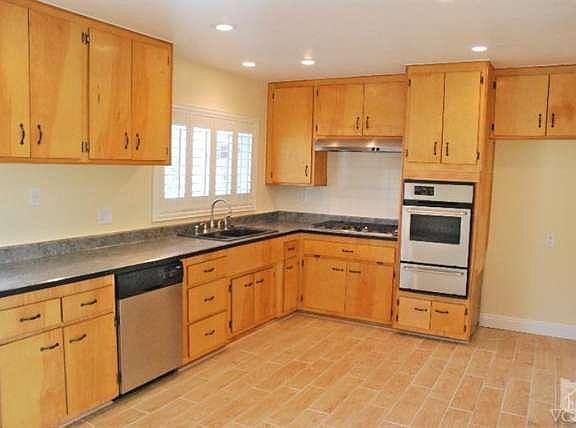 5th image of 3257 Gloria Dr