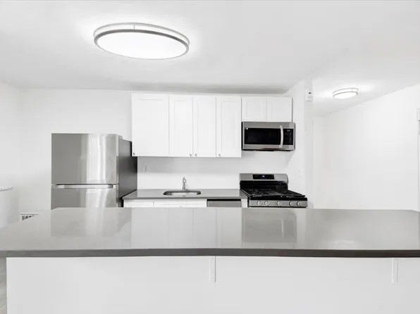 2630 Kingsbridge Terrace image 7 of 27