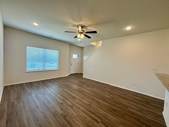 5th image of 507 Ashwood St