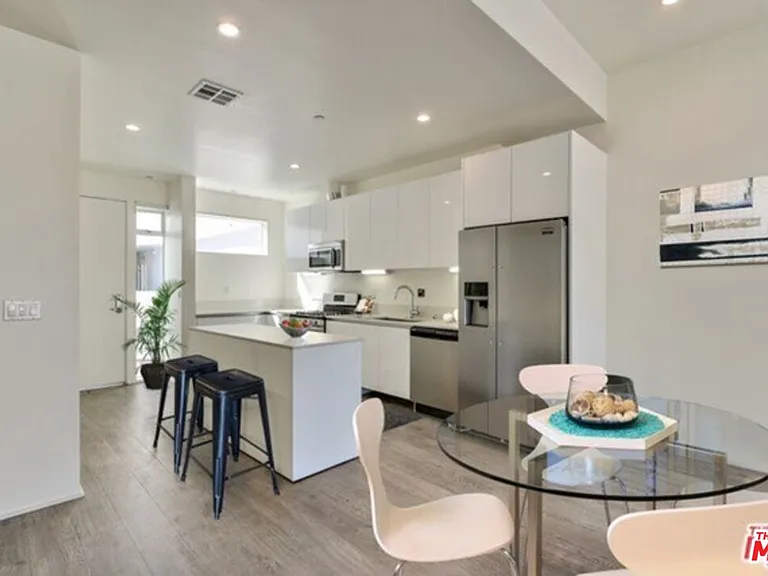 1038 S Mariposa Ave #507 — Photo 6