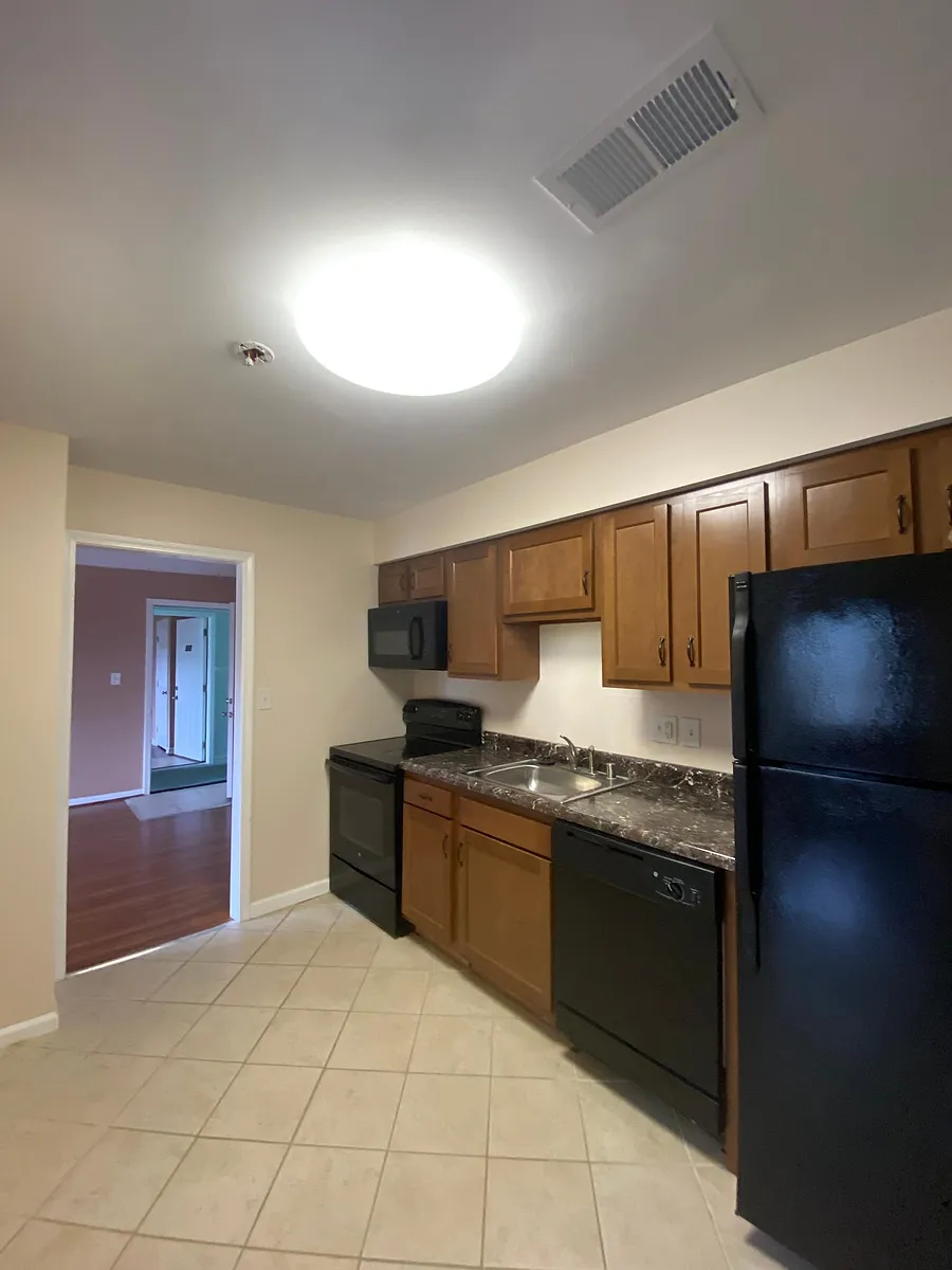 Building Photo - 1439 N Forbes Rd #104