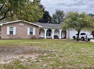 101 Devonwood Dr, Jesup, GA 31546