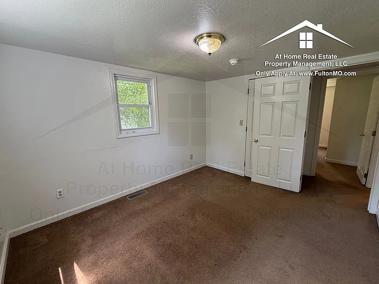 1512 Monroe St — Photo 9