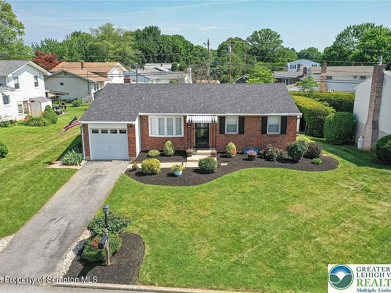 2809 Green Acres Dr — Photo 1