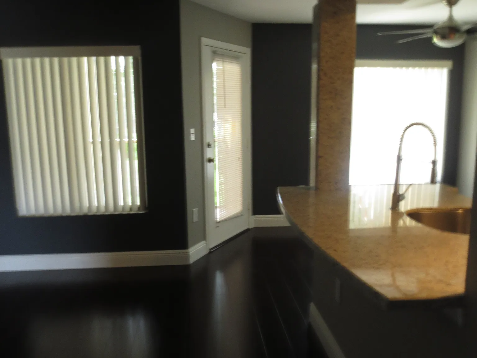 Sailboat Pointe 2405 #1211 — Photo 3