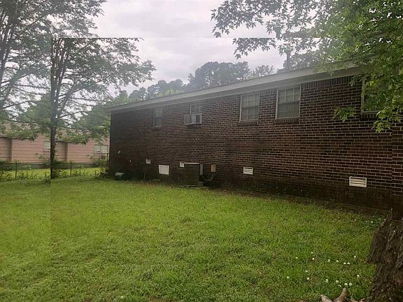 3rd image of 138 Lockwood Dr
