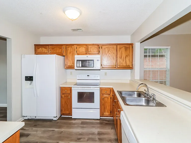5892 Alexandria Ln — Photo 7