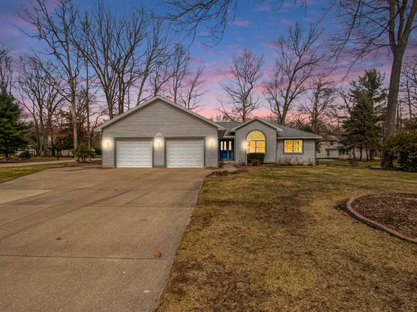 15529 Thornapple Dr, Grand Haven, MI 49417