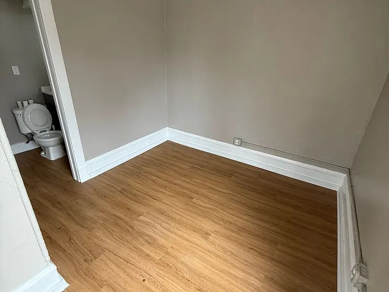 2100 W National Ave — Photo 4