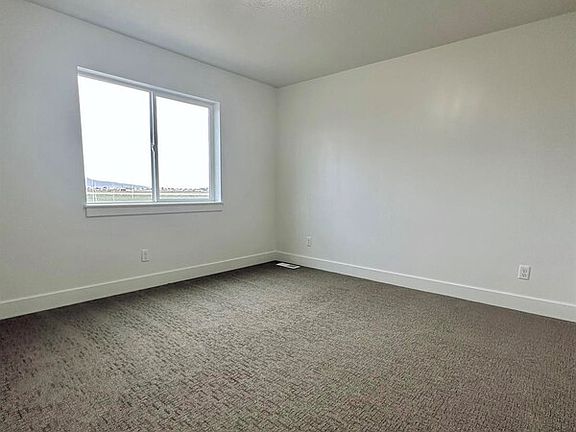 3rd image of 479 N 2900 W Unit 8