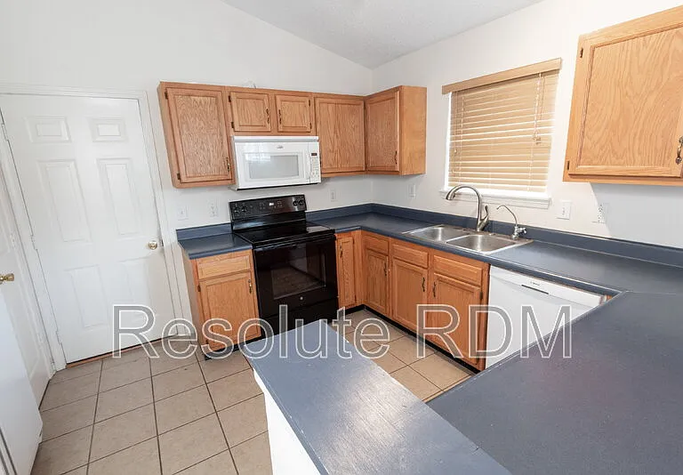 11968 Locus Ln — Photo 15
