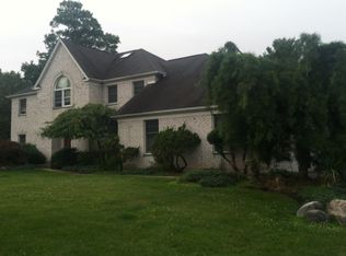 4 S Post Ln, Airmont, NY 10952