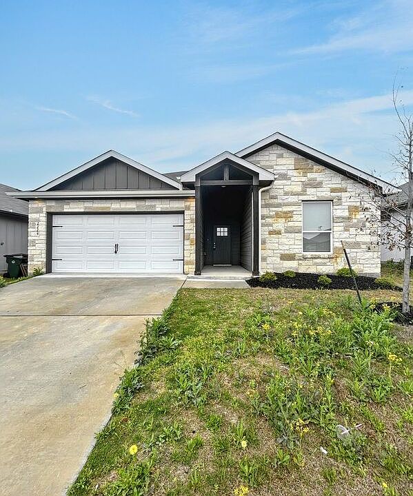 1st image of 2224 Hornbeam St