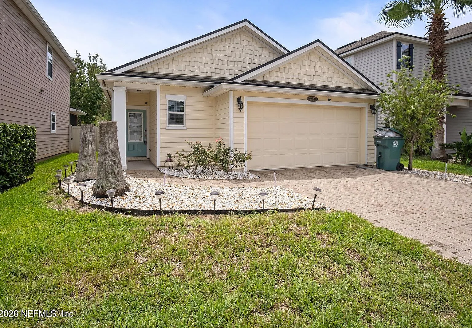 3 bed, 2.0 bath, 1661 sqft, $2,600 — Photo 1