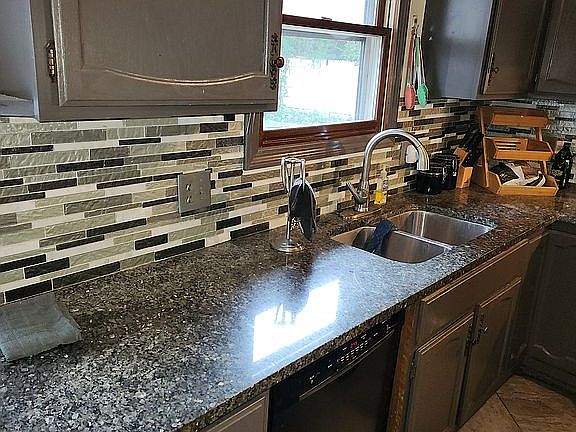 Spacious Eat in kitchen