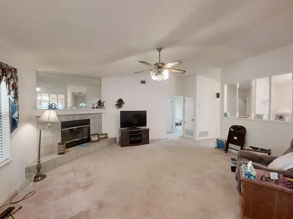 5633 Dove Dr, Pace, FL 32571