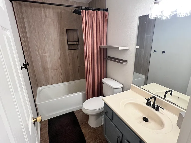 2250 Remington Rd — Photo 17