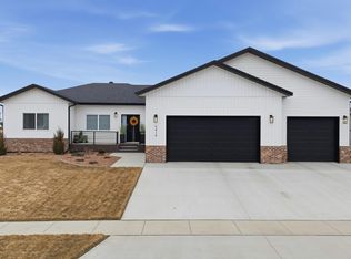 4810 Lilac Dr, West Fargo, ND 58078