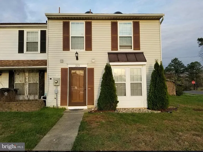 223 Villa Knoll Ct — Photo 1