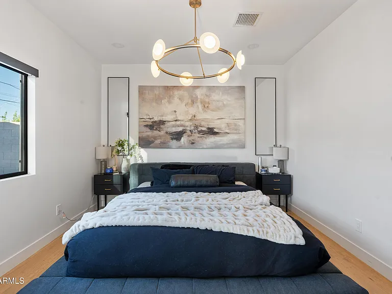 8614 E Highland Ave — Photo 29