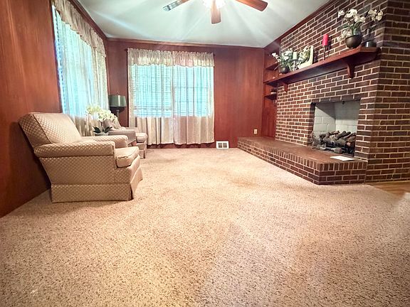 4th image of 100 Branike Dr