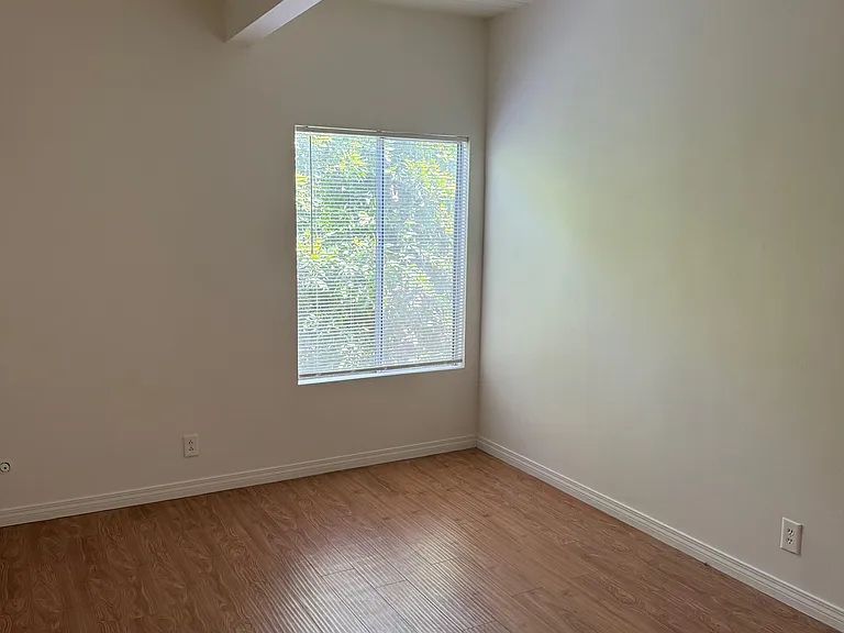 3200 Bagley Ave #10 — Photo 10