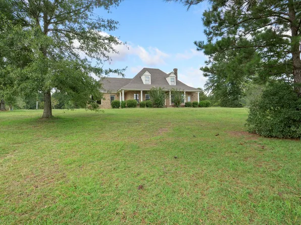 51 Lakeside Dr, Columbia, MS 39429