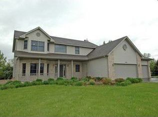 11601 Brittany Ct, Spring Grove, IL 60081
